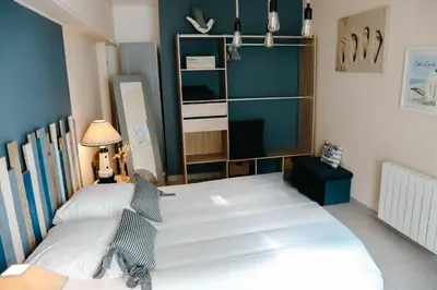 Un ou plusieurs lits dans un hébergement de l'établissement Terrasse vue mer pour 2 personnes, Plouguerneau