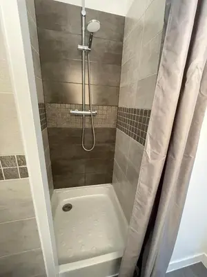 Salle de bains dans l'établissement Cap Morgat à l'écho des vagues
