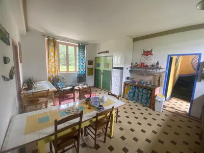 Cuisine ou kitchenette dans l'établissement Gite de la Fresque