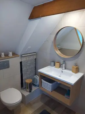 Salle de bains dans l'établissement entre terre et mer
