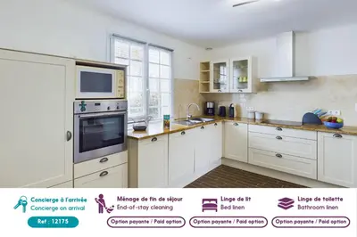 Cuisine ou kitchenette dans l'établissement Authentique maison bretonne pour 6 à Plovan