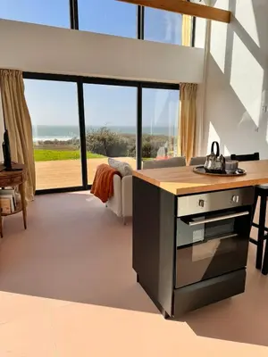 Cuisine ou kitchenette dans l'établissement Maisonette vue mer 500m de la plage
