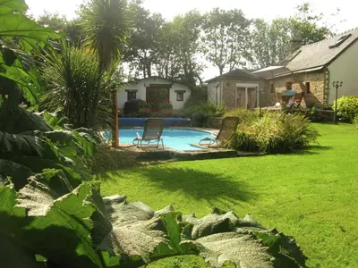 Jardin de l'établissement Family Holiday Home with Pool