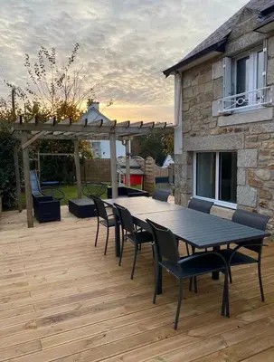 Balcon ou terrasse dans l'établissement Charmante maison proche de la mer et des commerces