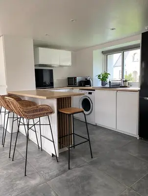 Cuisine ou kitchenette dans l'établissement Charmante maison proche de la mer et des commerces