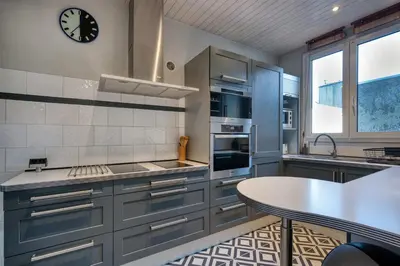 Cuisine ou kitchenette dans l'établissement Le Bleu de Kerguelen - Vue Odet