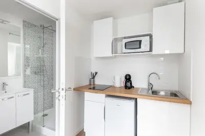Cuisine ou kitchenette dans l'établissement Feu Follè