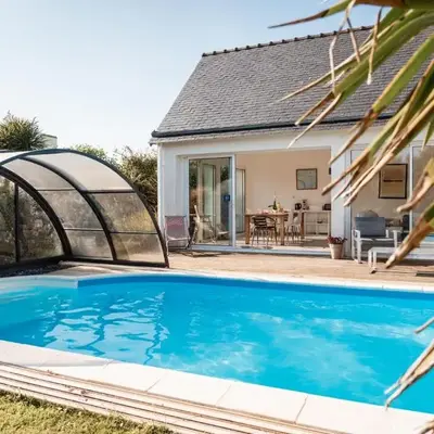 Tipoz'Immo - Belle Bretagne piscine chauffée - proche de la mer - wifi inclus - linge inclus et lits faits - jardin clos - animaux bienvenus - proche des commerces et des attractions touristiques