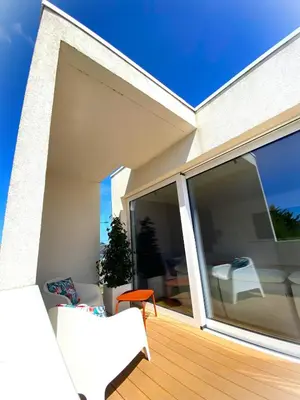 Balcon ou terrasse dans l'établissement Vue Mer, Ports et Marina - Villa d'Architecte Haut de Gamme