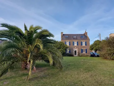 Jardin de l'établissement À 400m de la plage, charmante maison pour 7