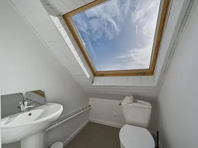 Salle de bains dans l'établissement À 400m de la plage, charmante maison pour 7