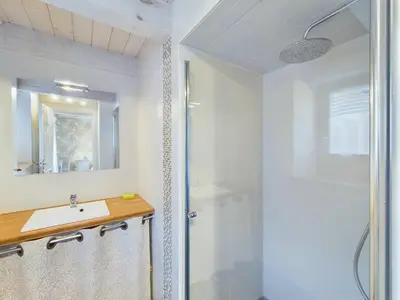 Salle de bains dans l'établissement Charmante maison pour 5 à Plovan