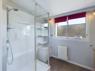 Salle de bains dans l'établissement Charmante maison pour 5 à Plovan