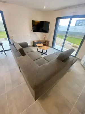 Télévision ou salle de divertissement dans l'établissement villa des rivages