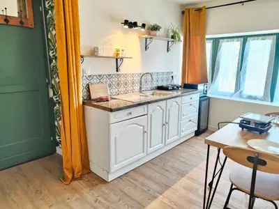 Cuisine ou kitchenette dans l'établissement Le studio - La maison de la côte des légendes