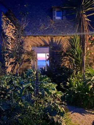 Jardin de l'établissement Villa Les Pieds dans l'Eau