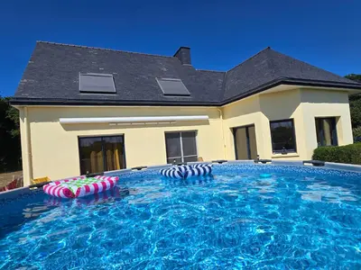 Piscine de l'établissement Les chambres de la Vallée Cachée ou située à proximité