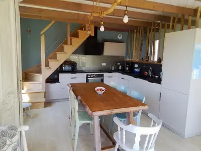 Cuisine ou kitchenette dans l'établissement Jolie petite maison à 7 min à pied de la plage pour 6 pers