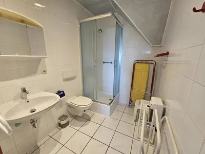 Salle de bains dans l'établissement Bretagne FeWo Hortensia für 2 Personen, no Kids