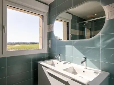 Salle de bains dans l'établissement Holiday Home La Maison de Parrain by Interhome