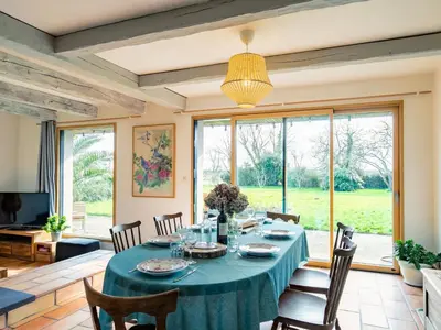 Télévision ou salle de divertissement dans l'établissement Holiday Home Feliz Breizh by Interhome