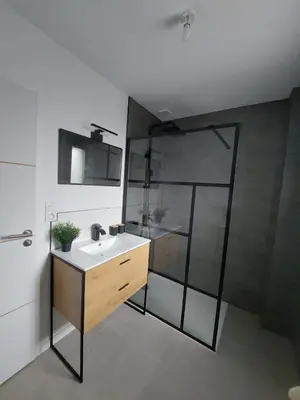 Cuisine ou kitchenette dans l'établissement Maison Ty Loki - Vue mer, 400m de la plage
