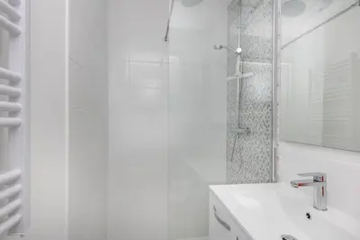 Salle de bains dans l'établissement Fée Viviane