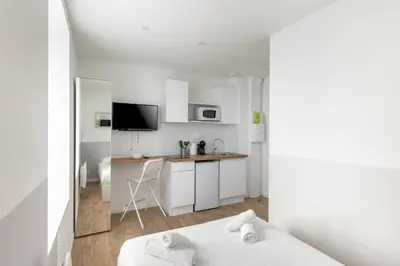 Cuisine ou kitchenette dans l'établissement Brocéliande