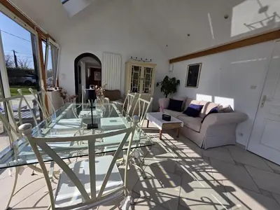 Coin salon dans l'établissement Charmante maison bretonne 400 m des plus belles plages