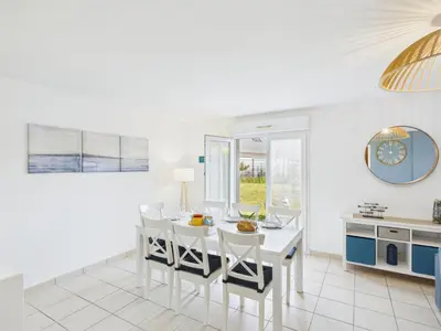 Cuisine ou kitchenette dans l'établissement Maison familiale pour 7 proche de la mer