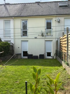 Jardin de l'établissement Maison de ville proche de tout, 5min du centre ville & 20min de la plage