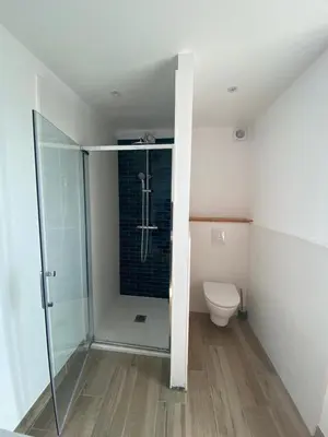 Salle de bains dans l'établissement Maison 14 personnes