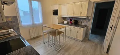 Cuisine ou kitchenette dans l'établissement Ker hanv