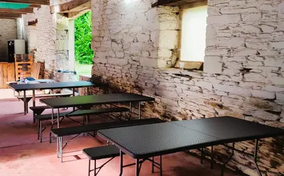 Restaurant ou autre lieu de restauration dans l'établissement Camping Vieilles Charrues Petit-déjeuner navette et priscine inclus dans le prix proche Carhaix