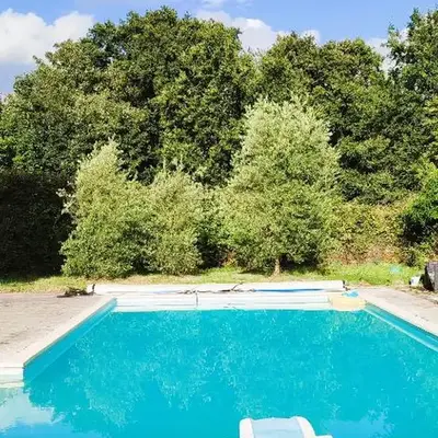Camping Vieilles Charrues Petit-déjeuner navette et priscine inclus dans le prix proche Carhaix