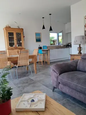 Cuisine ou kitchenette dans l'établissement Séjour cosy proche mer- la Torche- spot surf