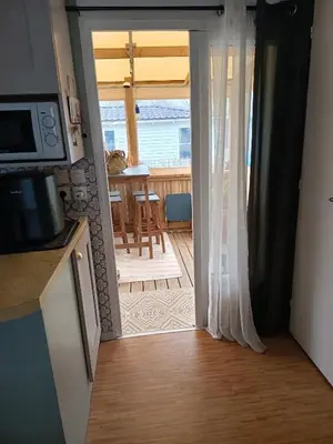 Cuisine ou kitchenette dans l'établissement Mobile home