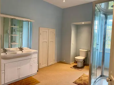 Salle de bains dans l'établissement B&B Manoir de Keryvon