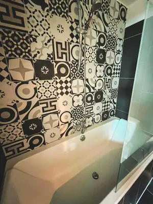 Salle de bains dans l'établissement Triplex Port de Bénodet