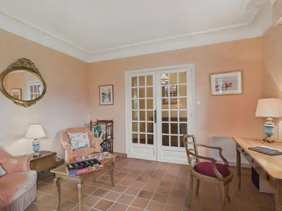 Coin salon dans l'établissement Maison pour 6 avec jardin - Centre de Fouesnant