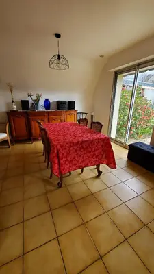 Coin salon dans l'établissement Kervig maison à 2 pas des plages
