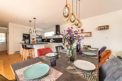 Cuisine ou kitchenette dans l'établissement Villa vue mer, plage à 30 metres