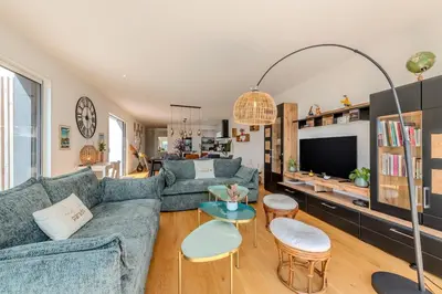 Télévision ou salle de divertissement dans l'établissement Villa vue mer, plage à 30 metres