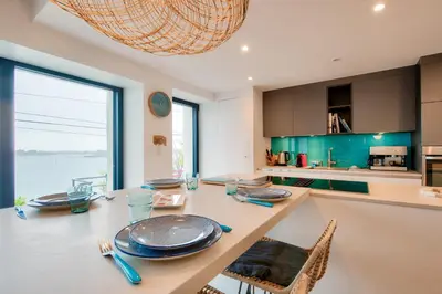 Cuisine ou kitchenette dans l'établissement Vue exceptionnelle - Maison pour 4 - 100m plage