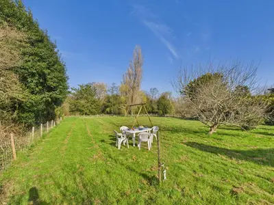 Jardin de l'établissement Agréable maison avec grand jardin pour 4