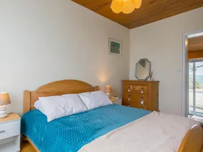 Un ou plusieurs lits dans un hébergement de l'établissement Holiday Home Kichen ar Mor by Interhome