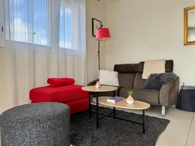 Coin salon dans l'établissement La Maison des Agapanthes - accès PMR - à 20 mn des Plages