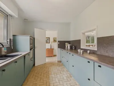 Cuisine ou kitchenette dans l'établissement Maison avec jardin pour 8 adultes et 2 enfants