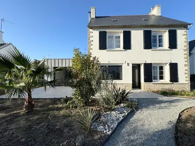 Jardin de l'établissement Superbe maison rénovée en plein coeur de Sainte Marine