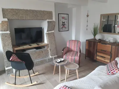 Télévision ou salle de divertissement dans l'établissement 